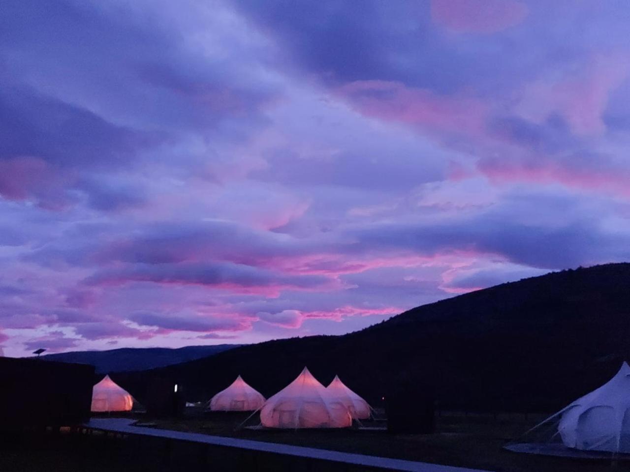 Luxury tent Chilenativo Riverside Camp